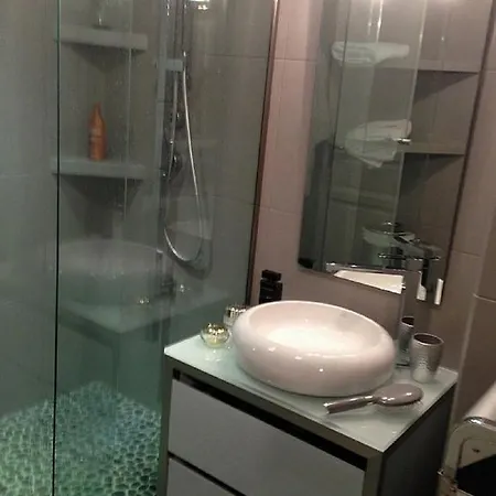 L'appartement ביון